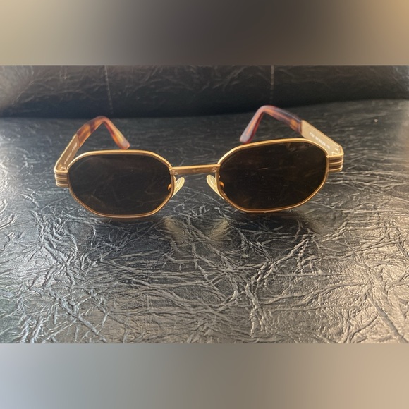 Vintage 90’s Fendi Gold Sunglasses - Picture 2 of 8